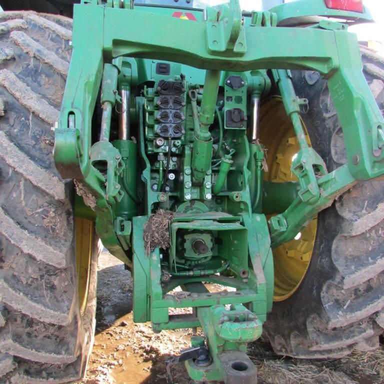 JD 8520 MFWD Tractor