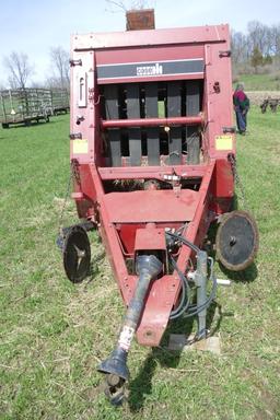 8420 Case I.H. Round Baler