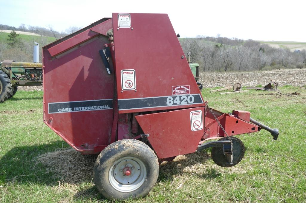 8420 Case I.H. Round Baler