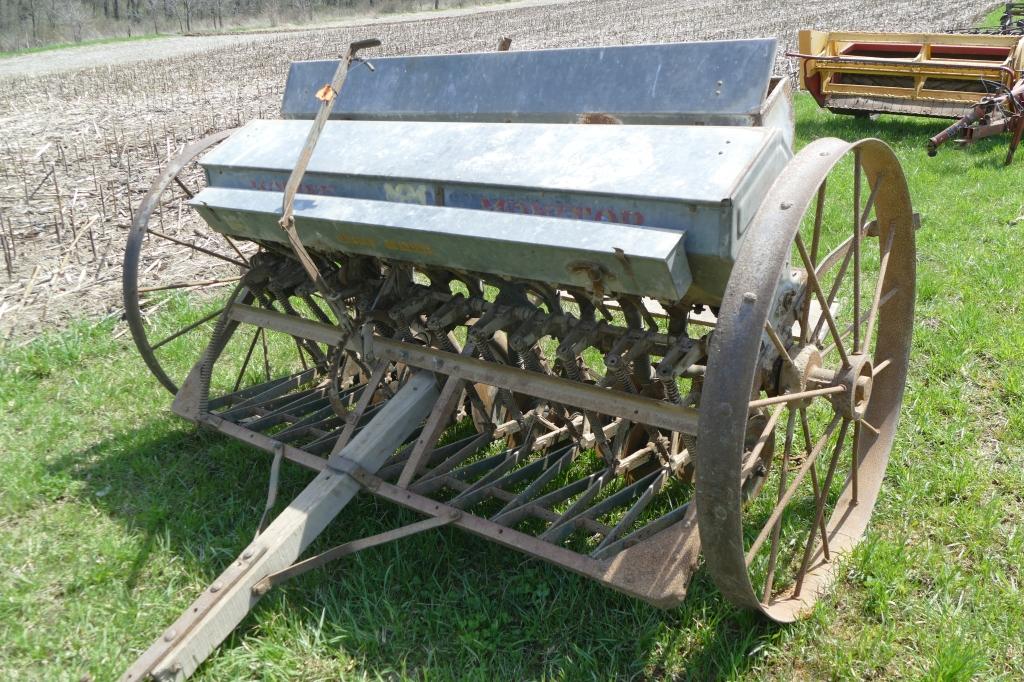 Minneapolis Moline 7ft grain drill w/ steel wheels