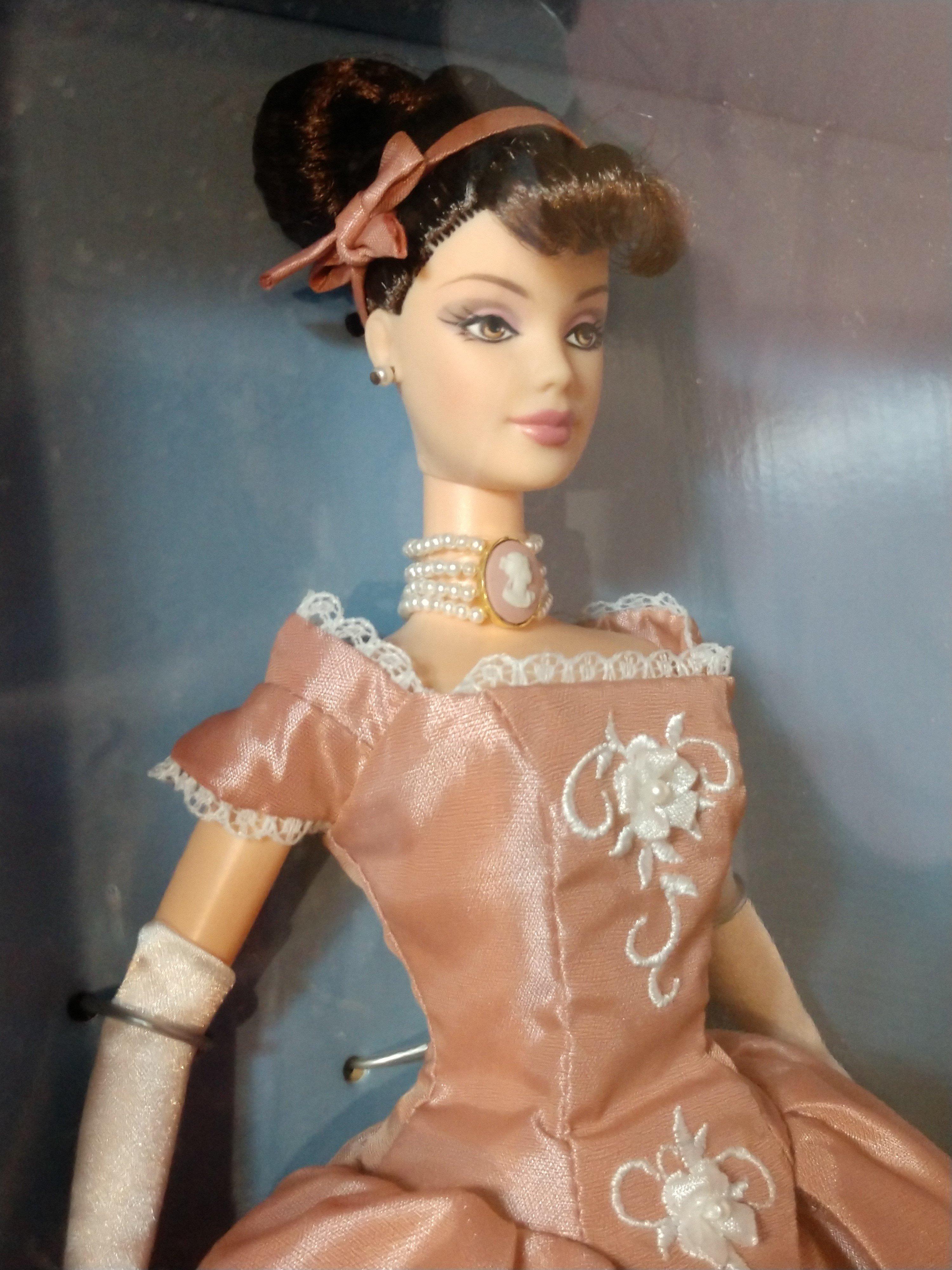 44	2000 Limited Edition Of 1759 Wedgwood England Brunette Barbie