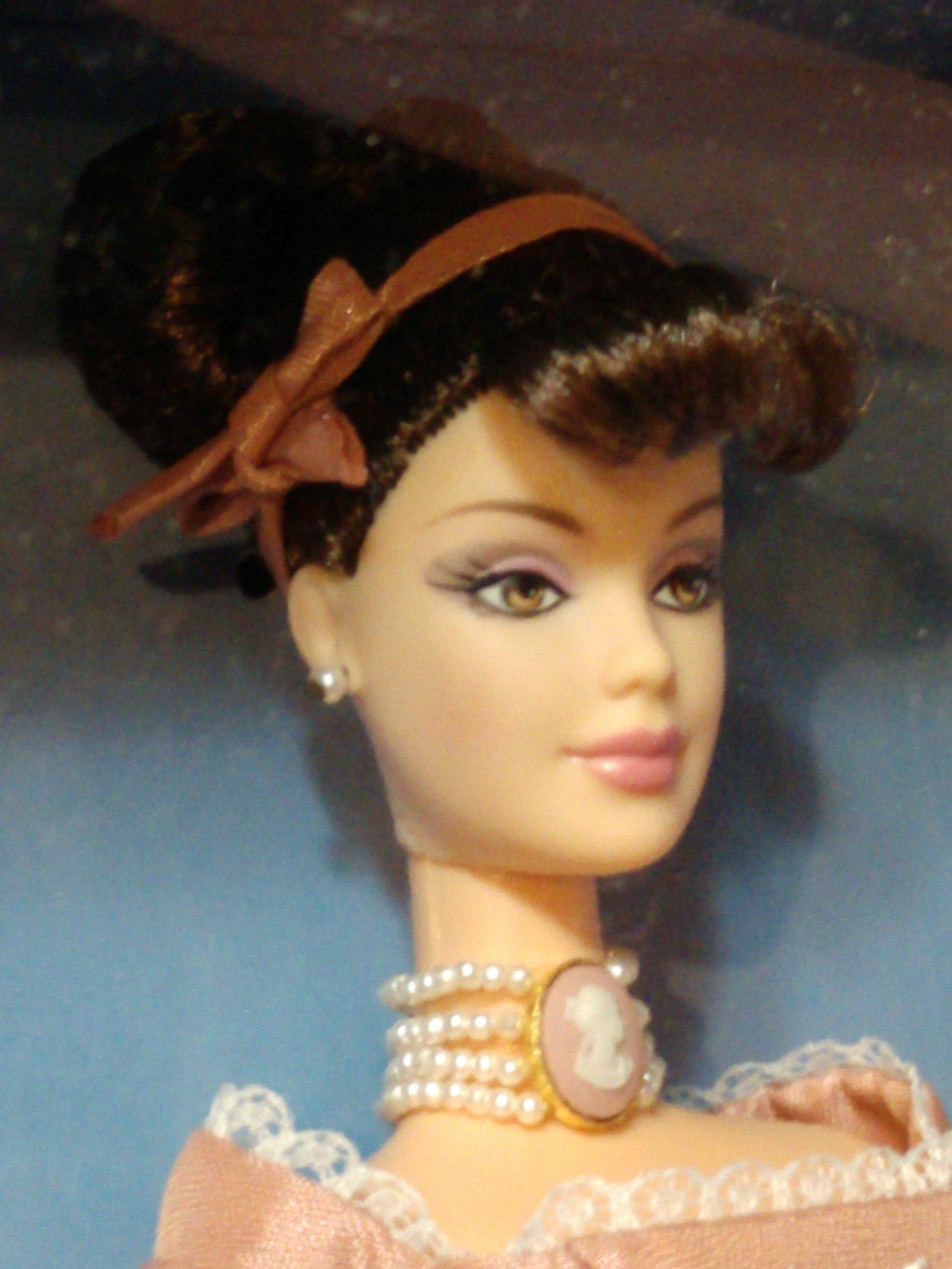 44	2000 Limited Edition Of 1759 Wedgwood England Brunette Barbie