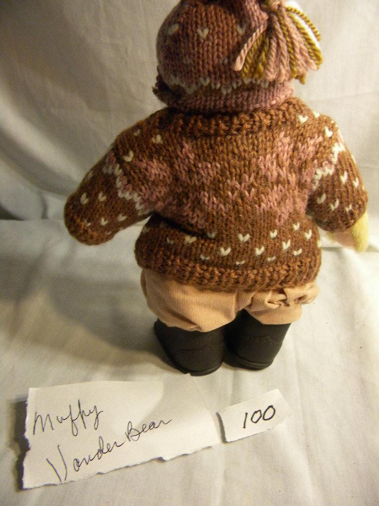 8" Muffy Vander bear, "Sledding and Skiing".