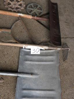 Snow Shovel; Hoe; Weed Wackier; Barn Scrapper, Metal Decoration