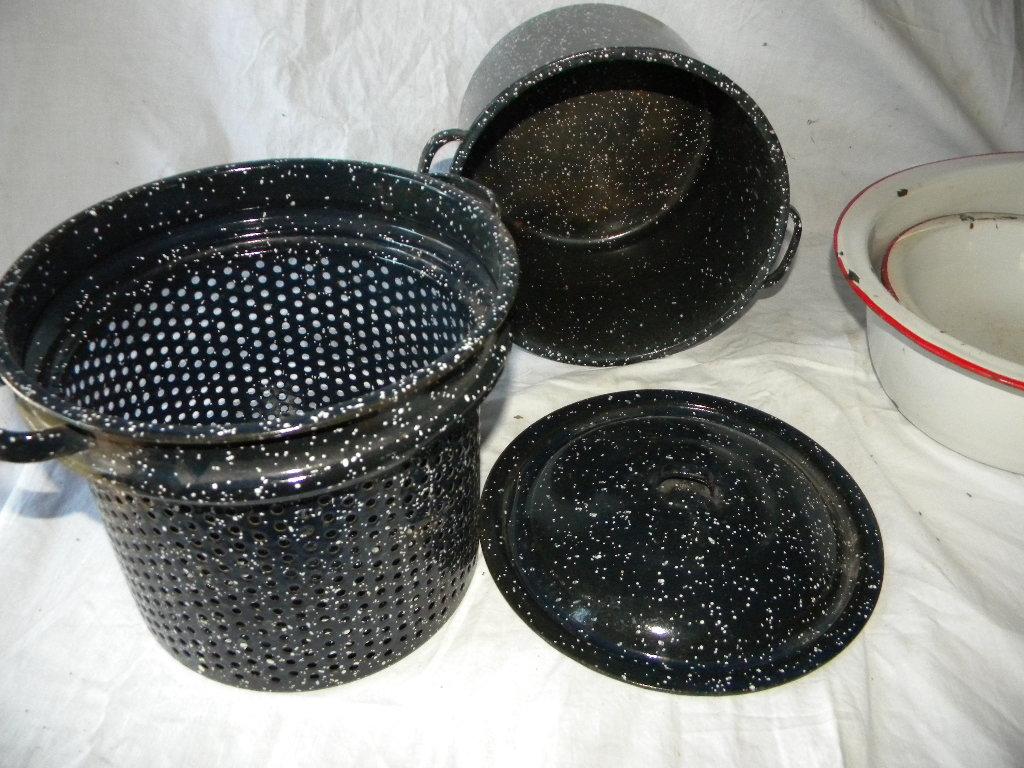 Enamel= Speckle Black Spaghetti Boiler;whte W/red Rim Rectangle Dish Pan;