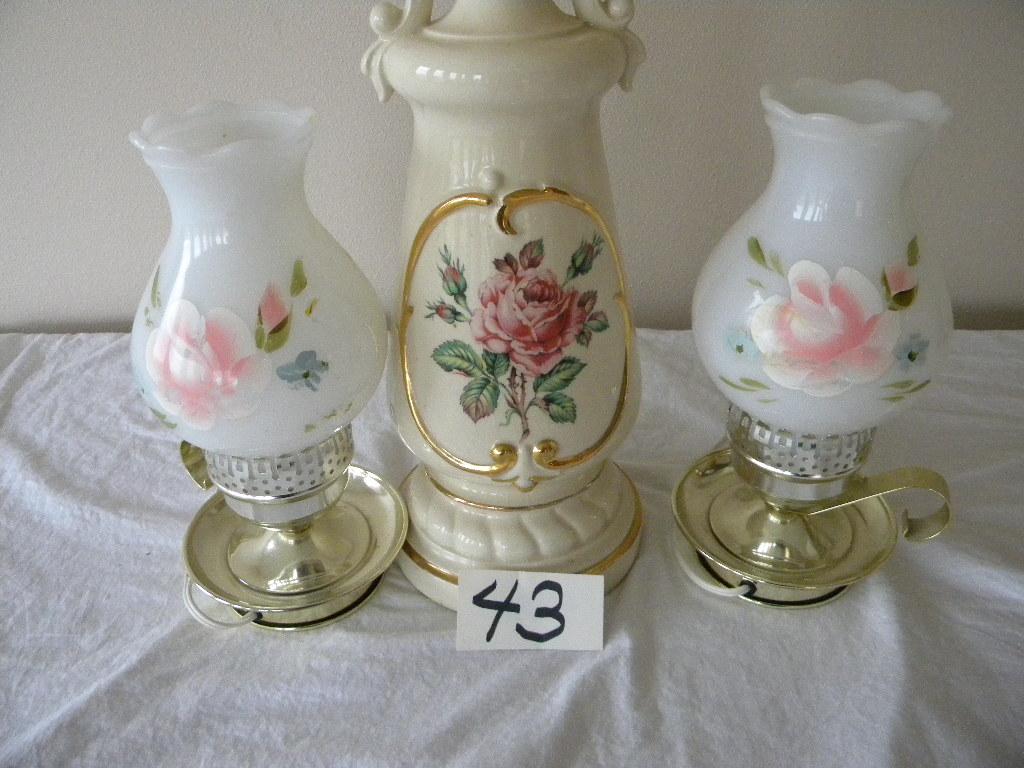 Pair Of Small Dresser Lamps Hand Painted Globes; Ceramic Based Living Room