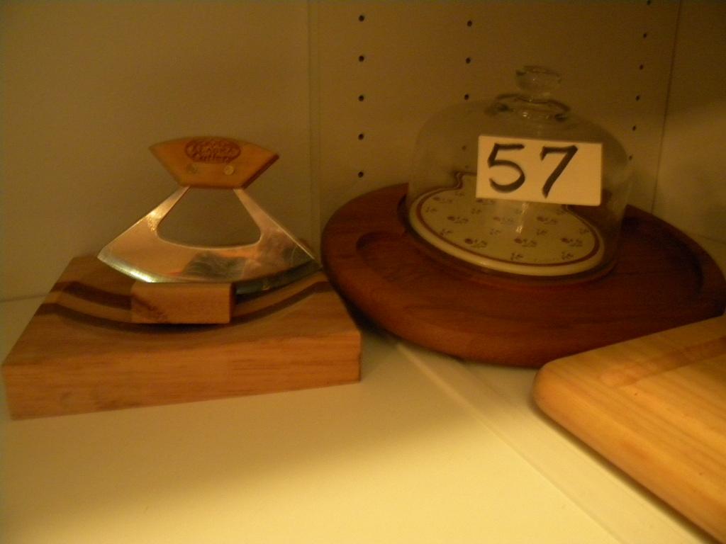 Assortment : Salad chopper And Glass cake pan with wooden holder ; Large wooden Cutting Board.