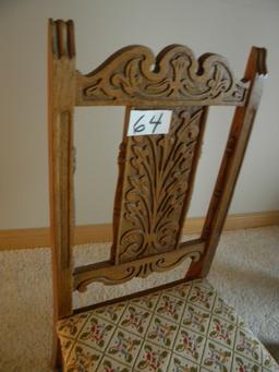 Round Oak Dining Room Table, W/2 Leaves, W/5 Matching Chair.