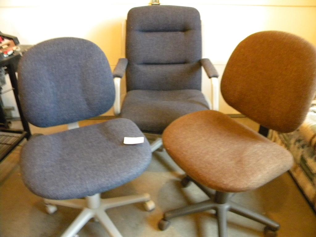 Large Adjustable Chairs; 2 Small Office Chairs.