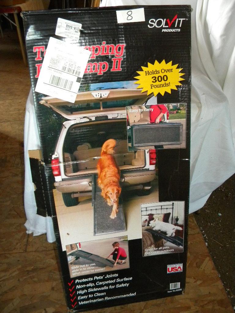 New Telescoping Pet Ramp, Holds Over 300#, Water Proof.
