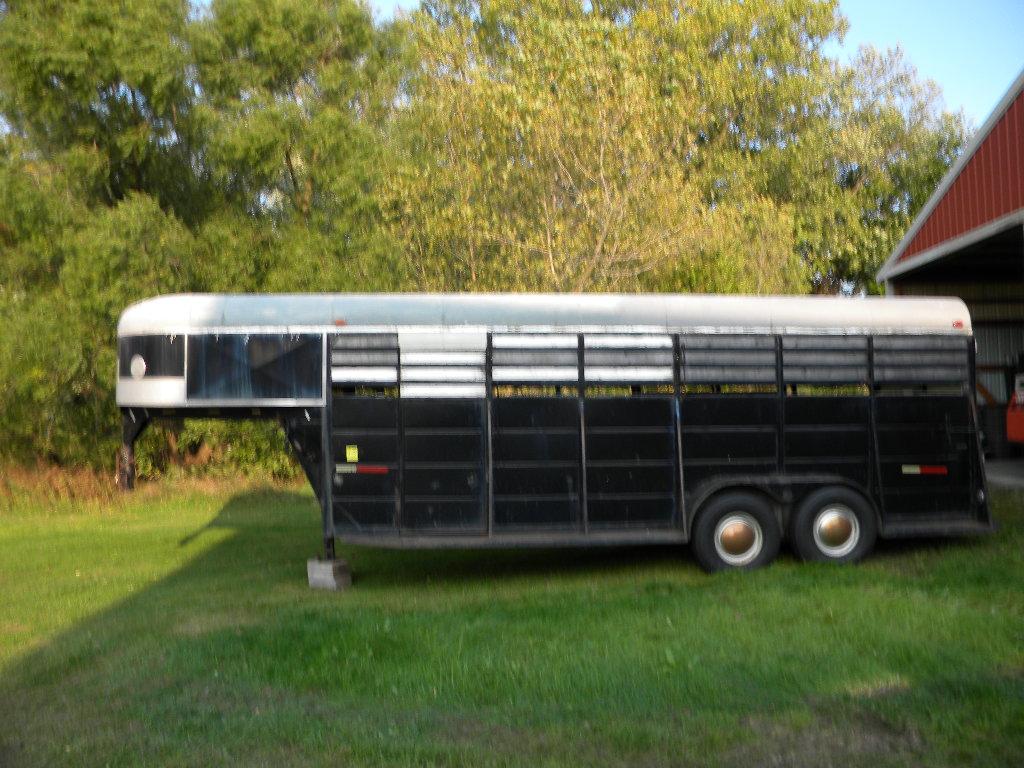 Delta, 1986 Fifth Wheeler Horse Trailer , Tandem, Cross Gate 6' X 20', 6' X 7' Storage, Si