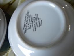 ; Usa Casserole Dishes W/cover;