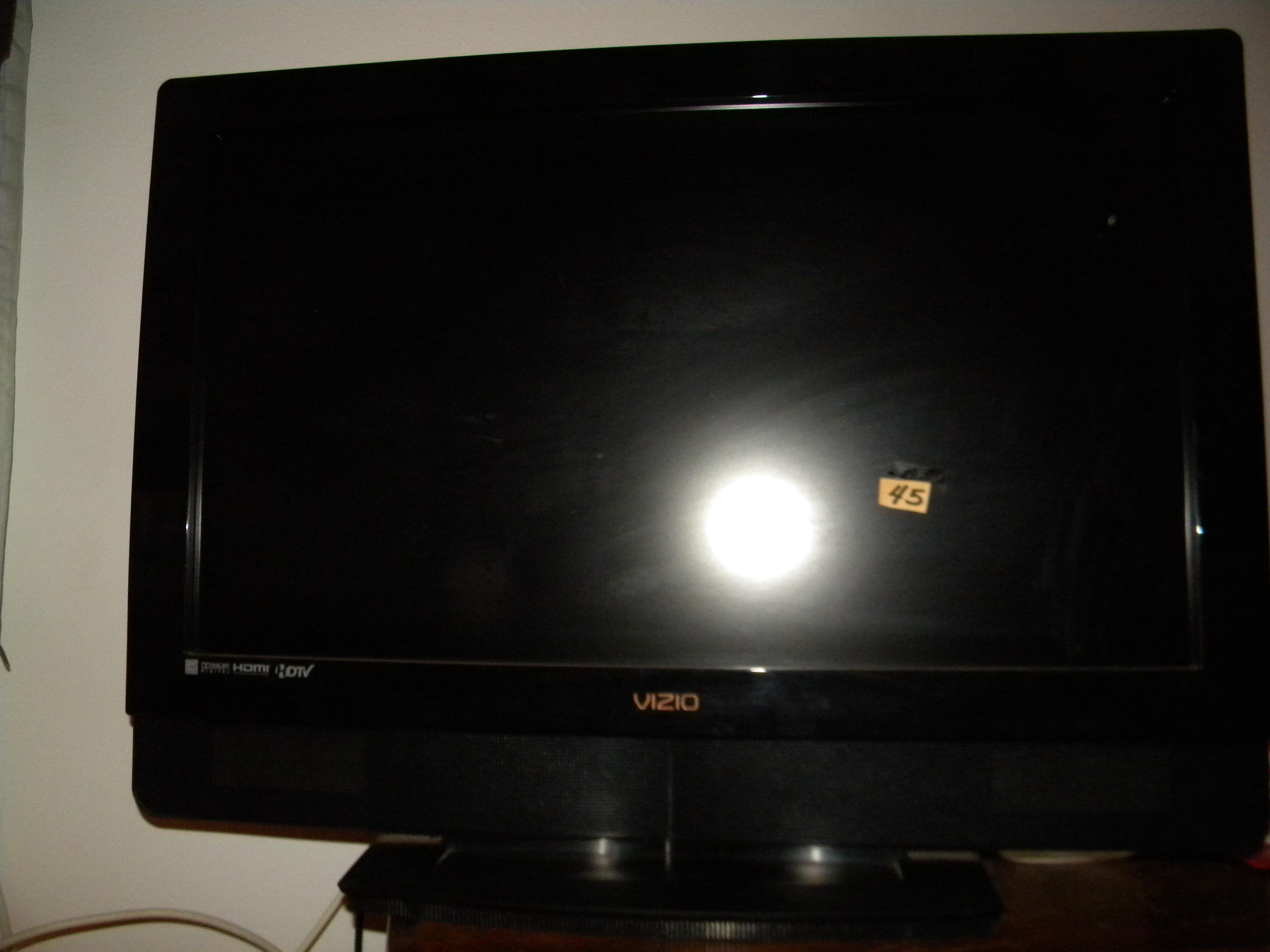 VIZIO  FLAT SCREEN TV