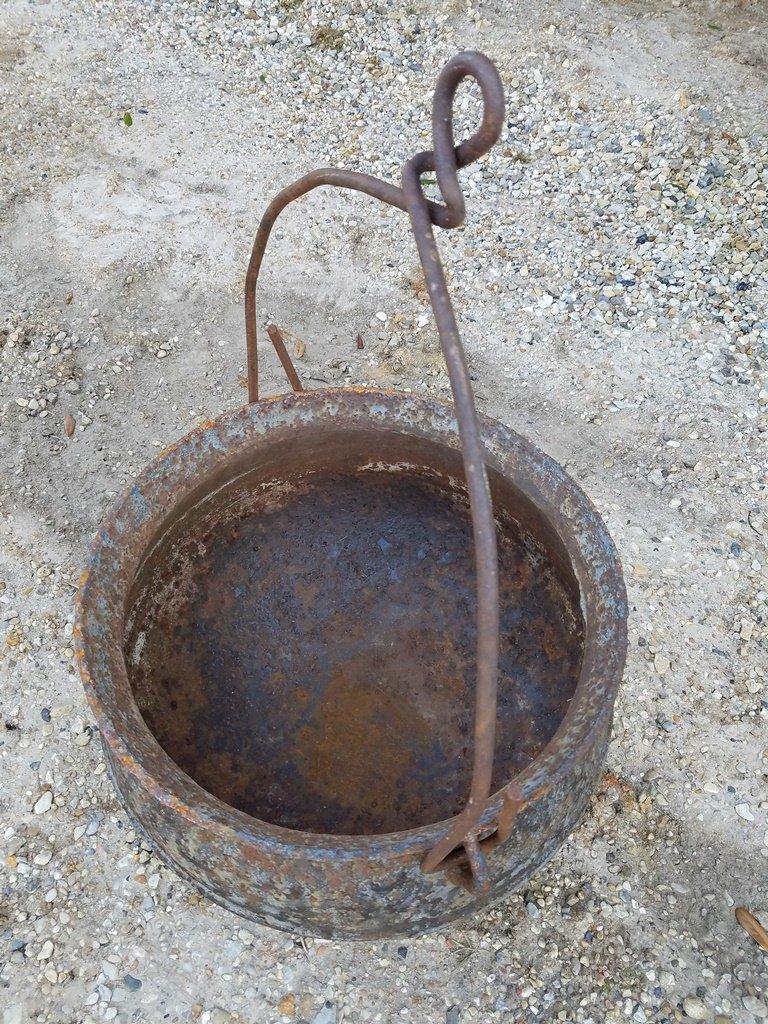 12 Gallon Cast Iron Pot