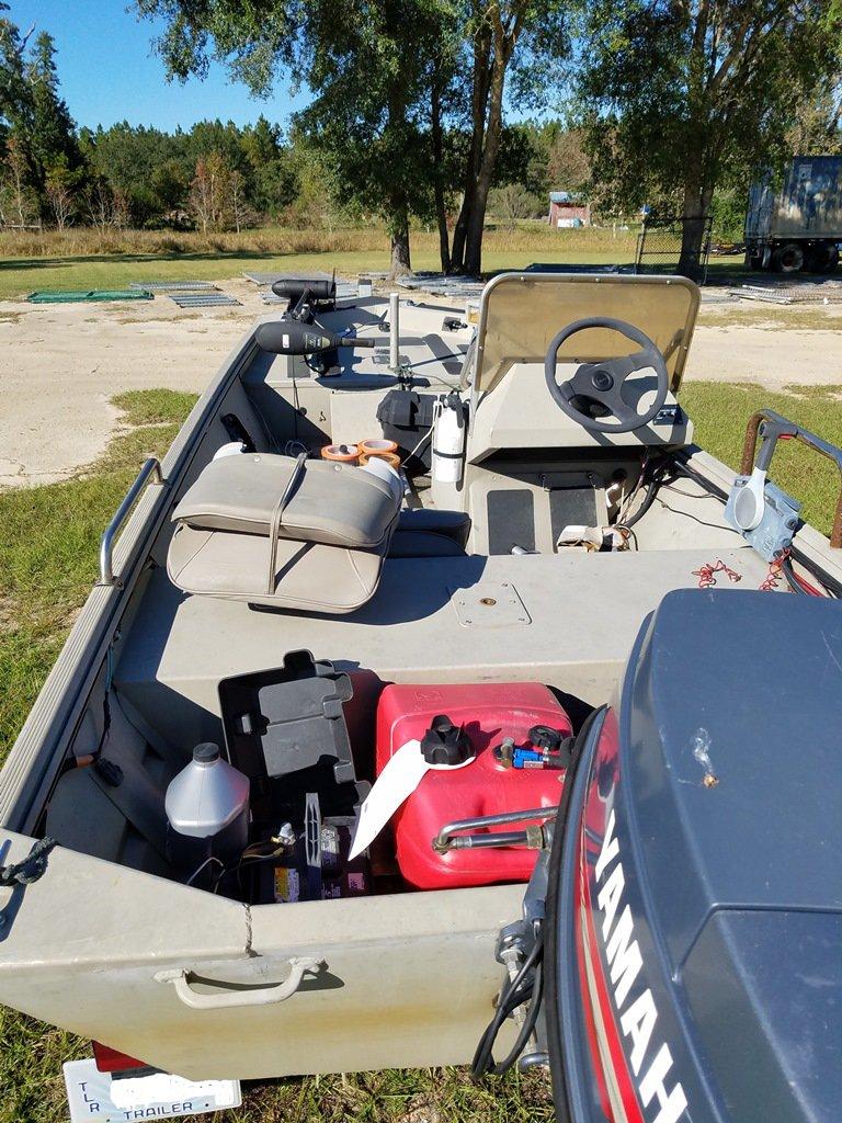 2001-15FT Aluminum Boat W/ Magic Tilt Trailer