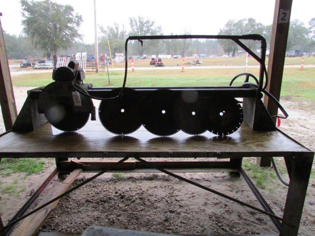 Large Table Saw W/ Extra Blades