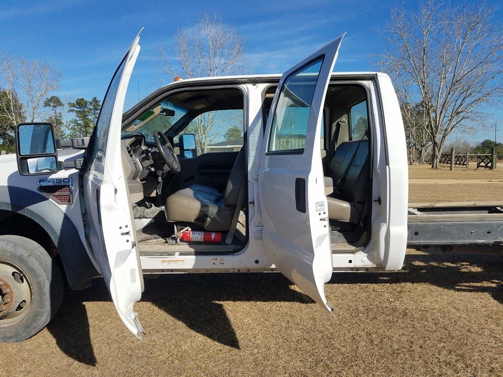 2009 Ford F-450 XL Super Duty 4 Door Dually