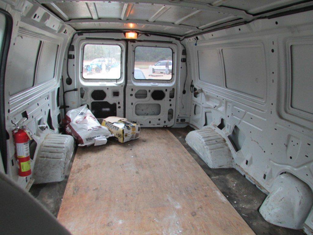 2003 Ford E250 Work Van *RUNS*