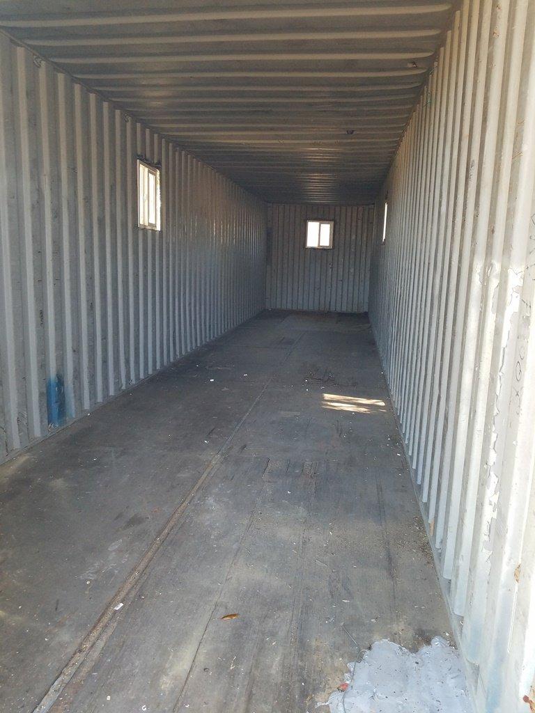 40ft Container W/ Double Doors & Windows