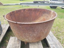 Antique 16gal Cast Iron Wash Pot