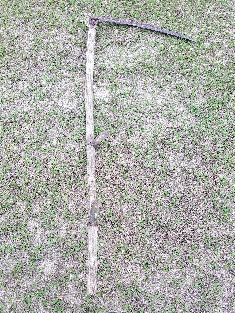 Wooden Handle Manual Weedeater