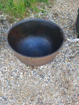 8gal Cast Iron Pot