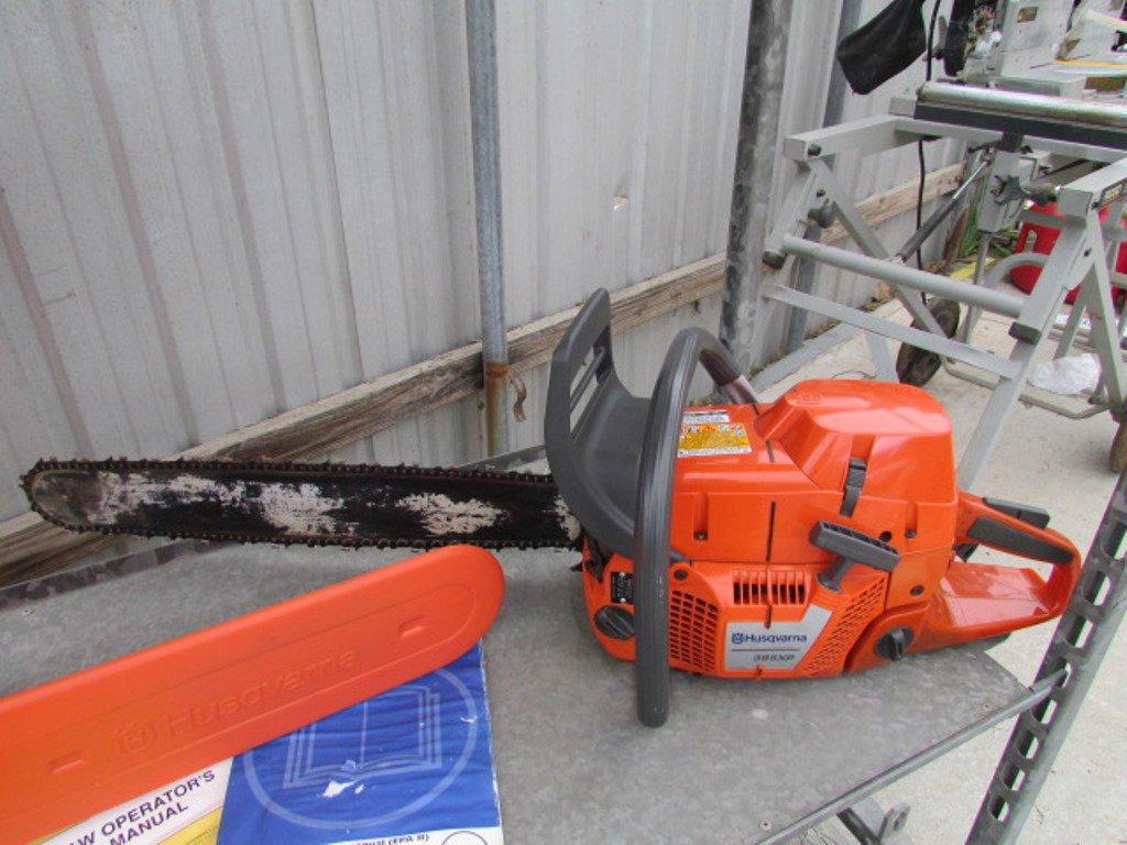 Husqvarna 385XP Chainsaw ** Works **