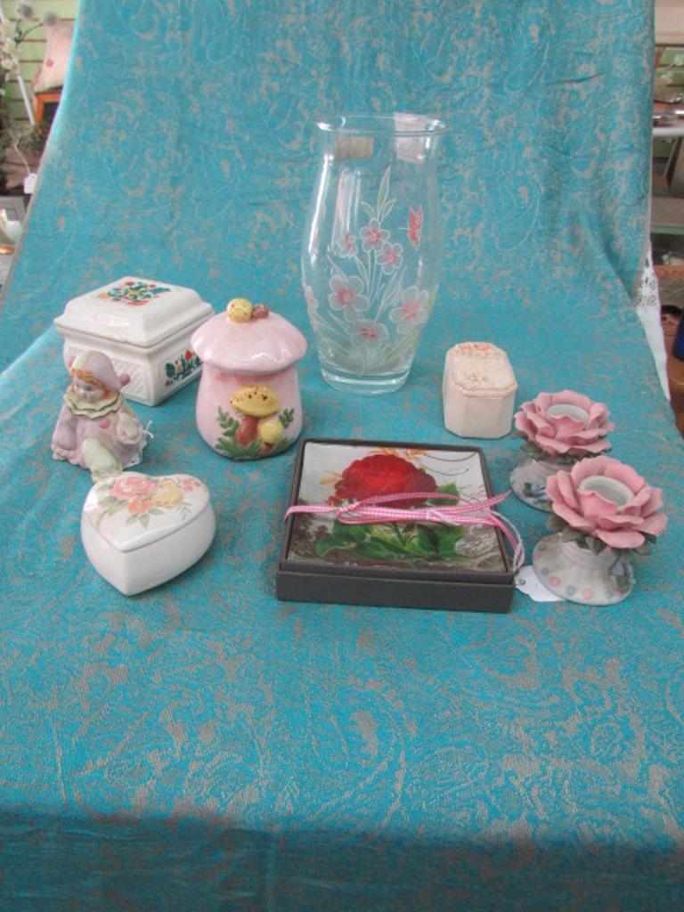 (3)Glass Trinket Boxes