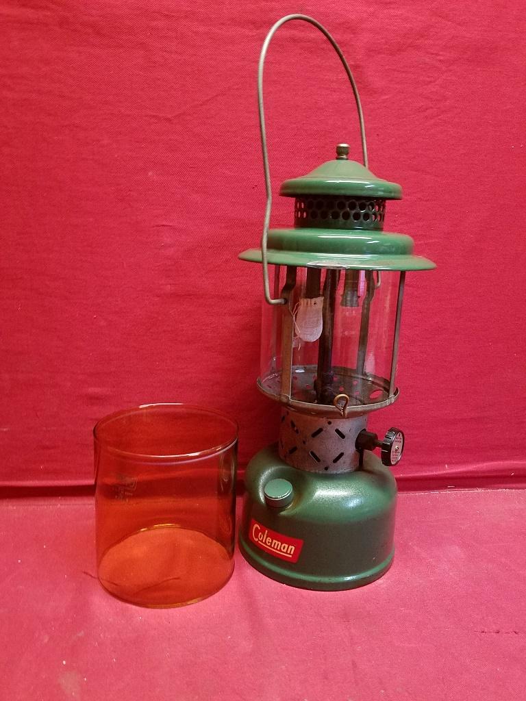 Coleman Lantern W/ Extra Globe