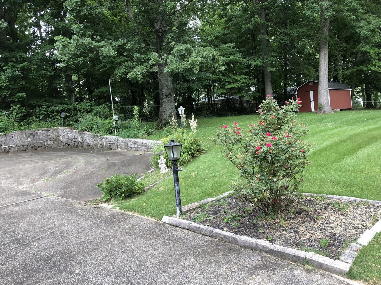 House Lot and Outbuilding