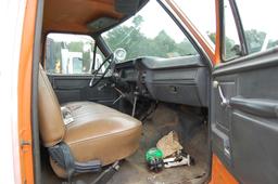 1986 Ford F8000 log truck