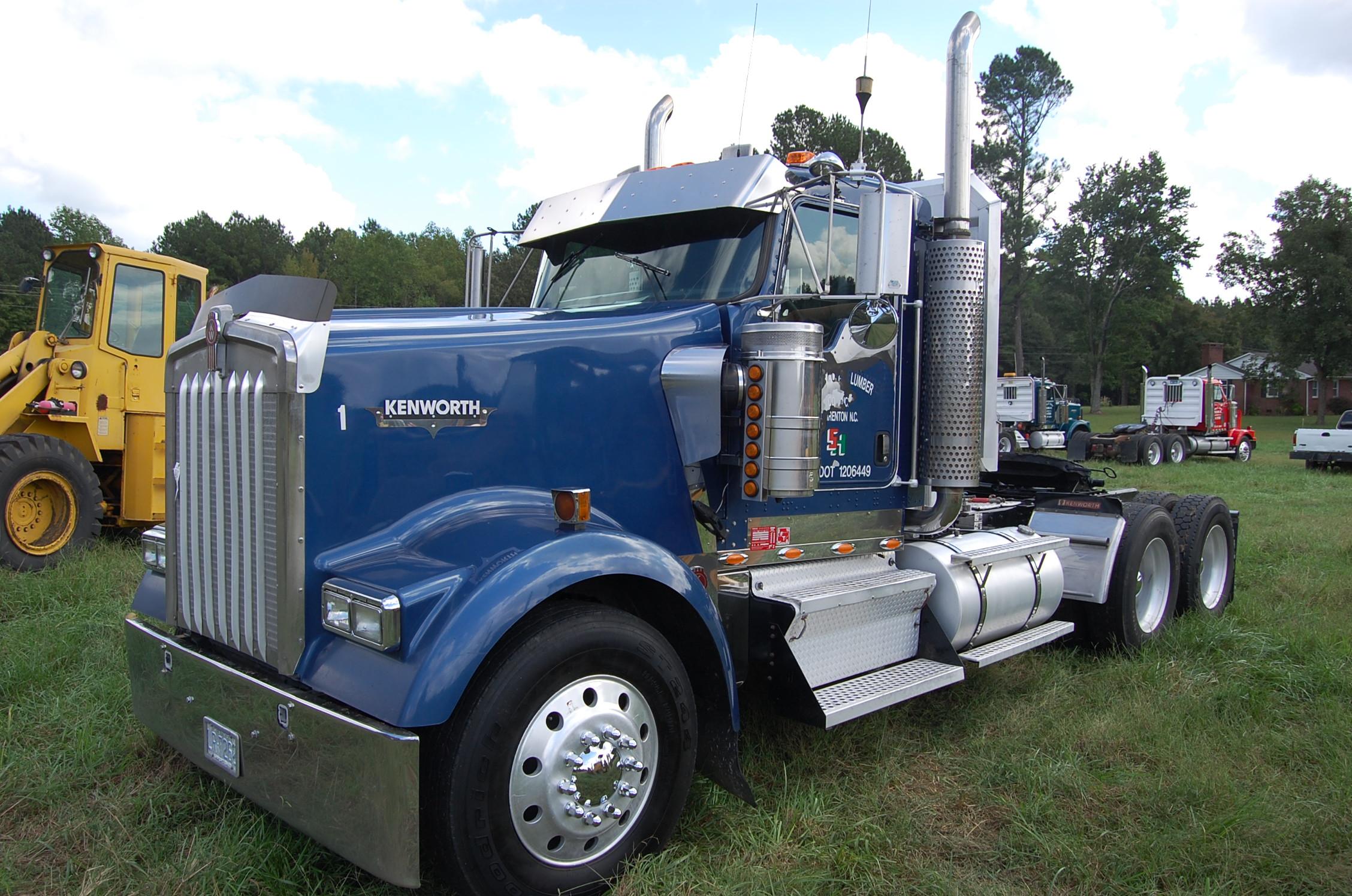 2004 KW W900L