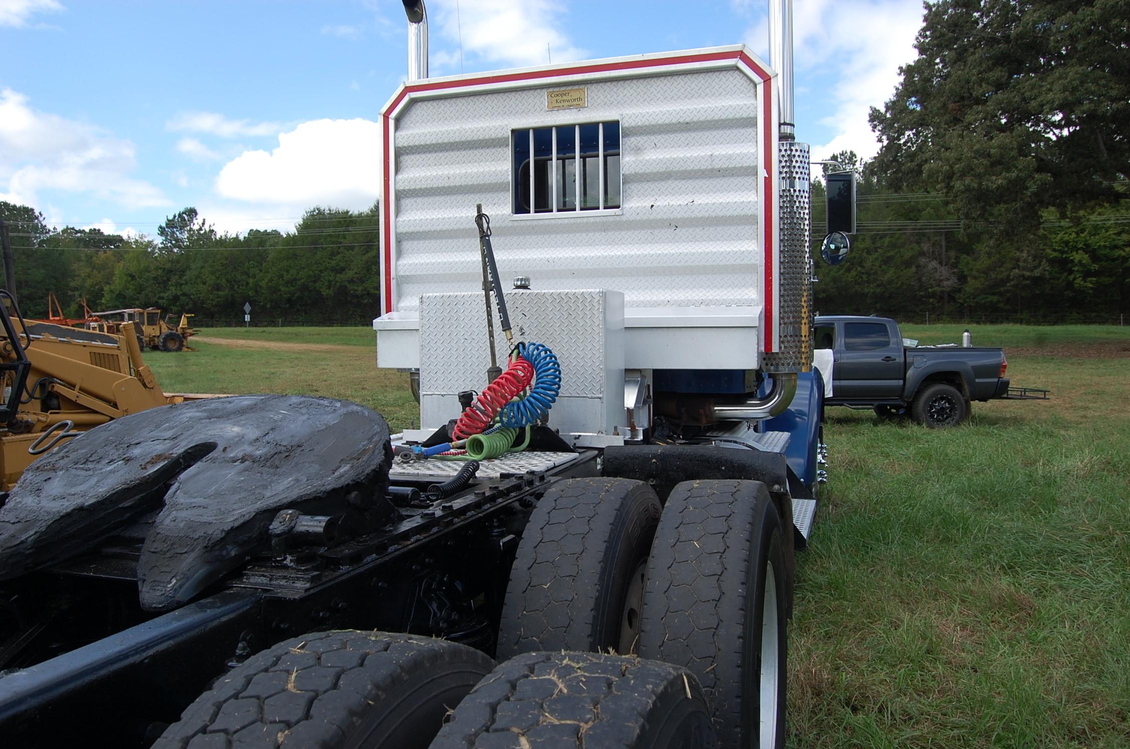 2004 KW W900L