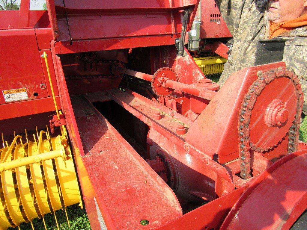 NH BC5070 square baler