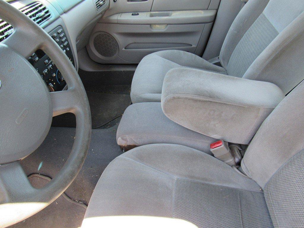 2005 Ford Taurus