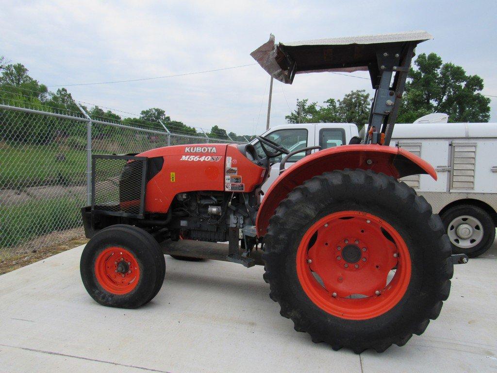 2013 Kubota M5640SU Tractor