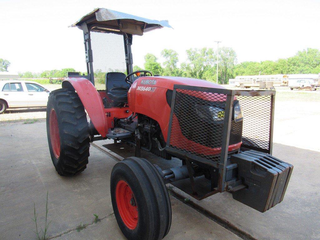 2013 Kubota M5640SU Tractor