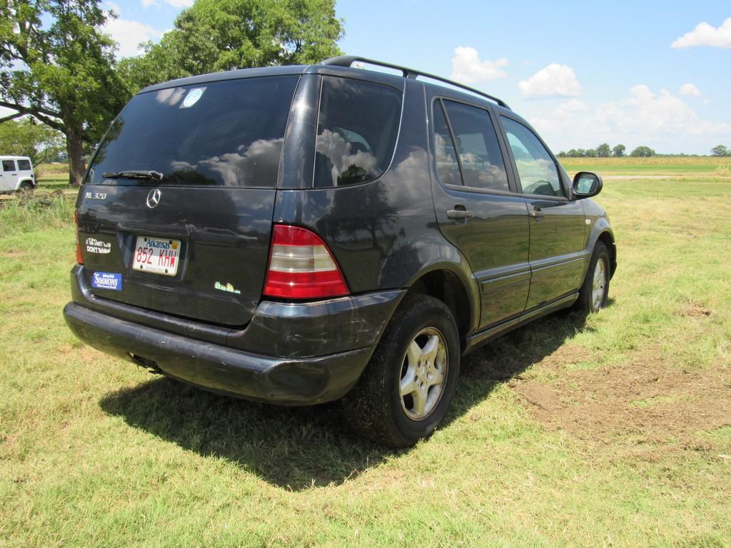 2000 Mercedes-Benz ML-320