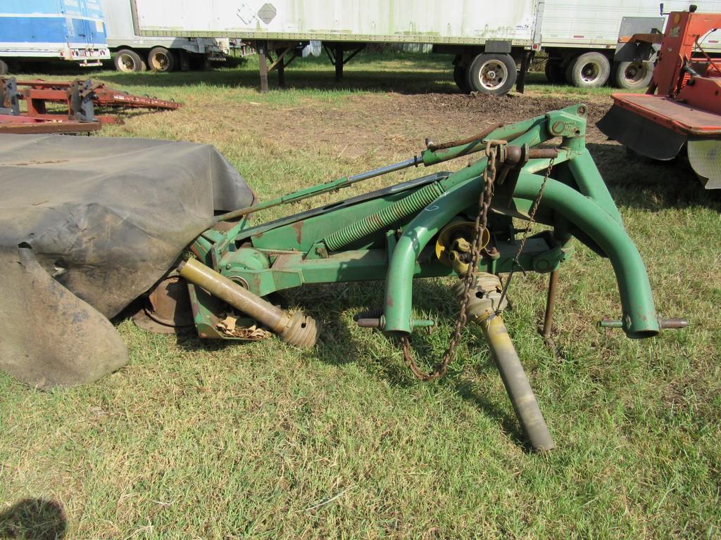 John Deere 268 hay mower