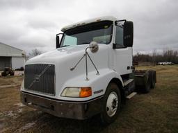 1999 Volvo Truck w/Cummins N14 engine 370 HP