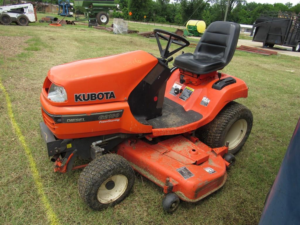 Kubota G2160 riding lawn mower