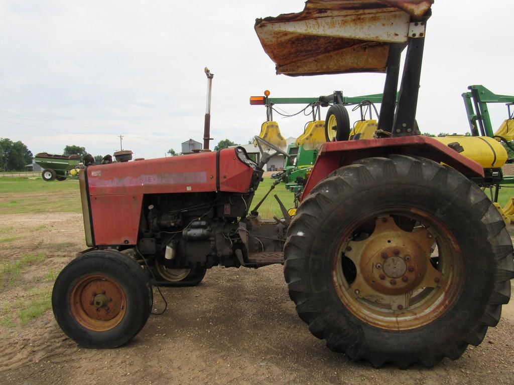 Massey Ferguson 261 Diesel Tractor SALVAGE