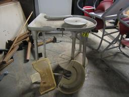 AMACO 4-402 POTTERS WHEEL