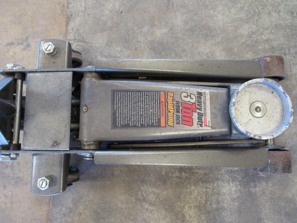 Pittsburg 3 Ton Floor Jack