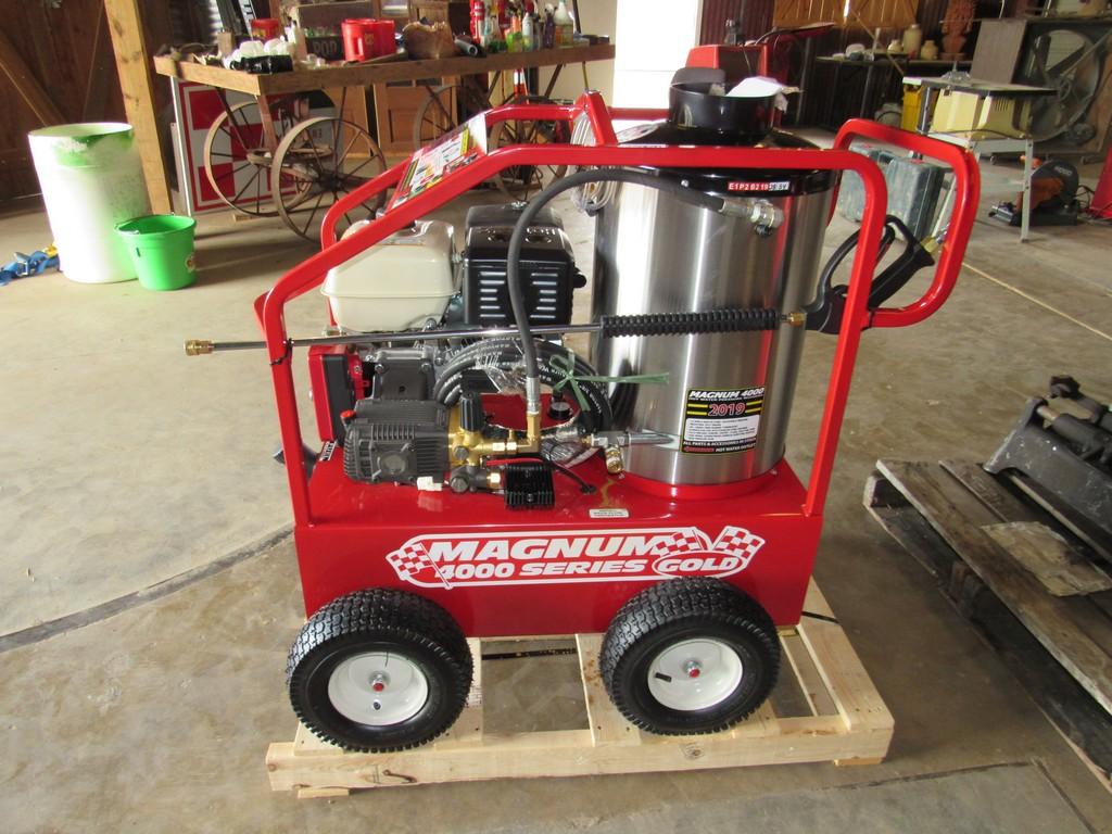 Magnum 4000 Series pressure washer