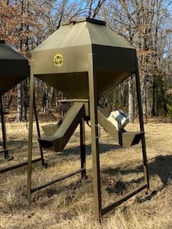 Texas Wildlife Supply Protein Deer Feeder