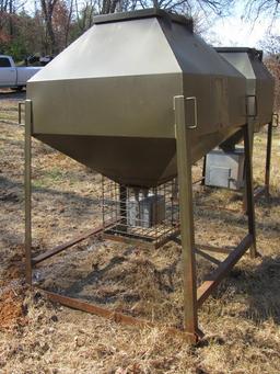 Texas Wildlife Supply 1000lb Deer Feeder