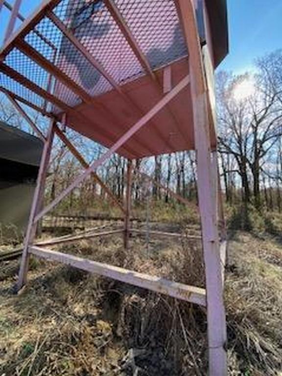 Texas Wildlife Supply 5x5 Deer Blind on 6' stand