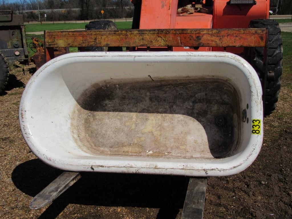 Cast iron bathtub