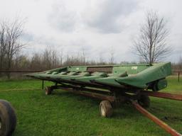 John Deere 843 Corn Header